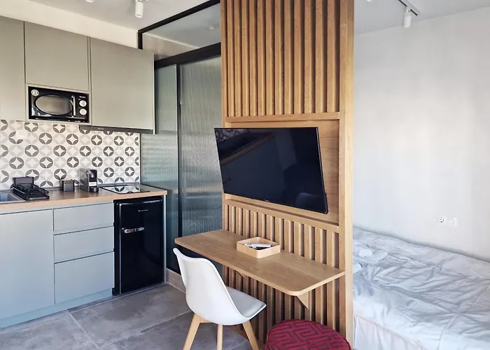 Small Elegant House Apartment *